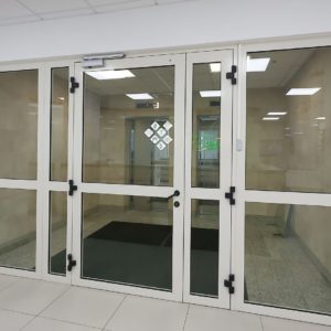 Алюминиевая дверь с импостом GFTD681 Алюминиевая дверь с импостом GFTD681